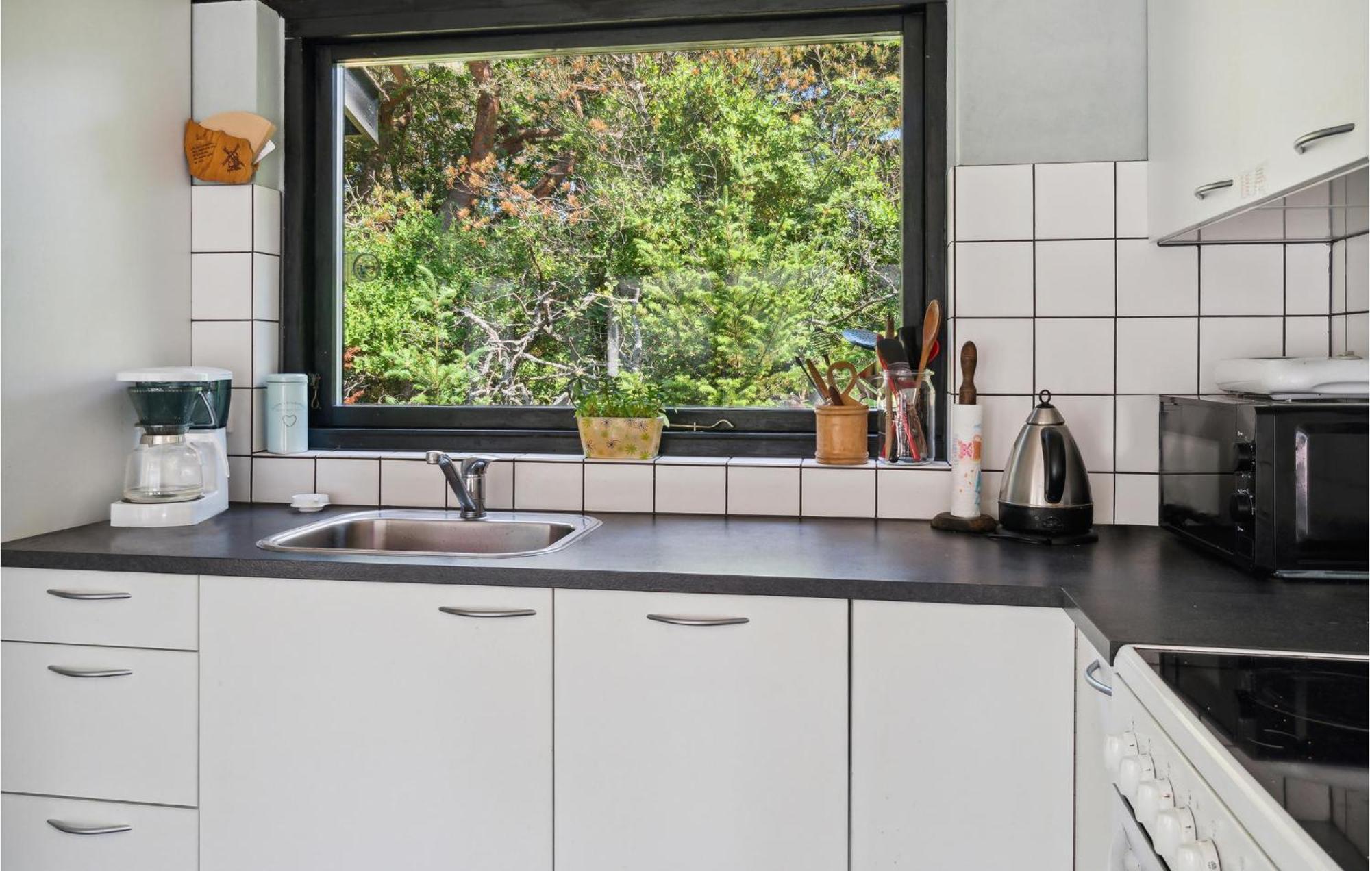 3 Bedroom Awesome Home In Nexo Екстер'єр фото
